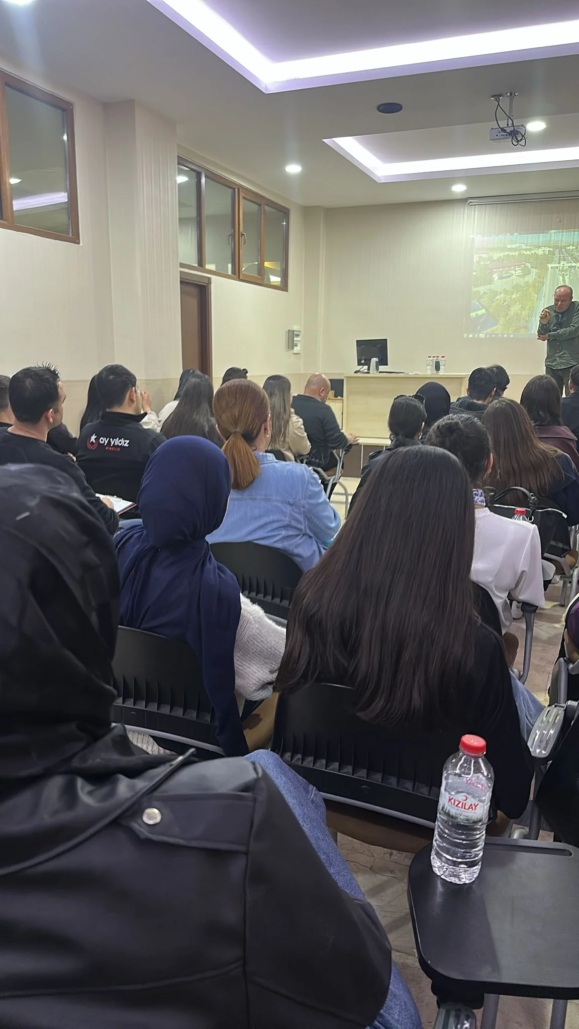 Akşehir Meslek Yüksekokulu Akademik-İdari Personeli ve Öğrencilerine Yönelik Seminer Gerçekleştirildi